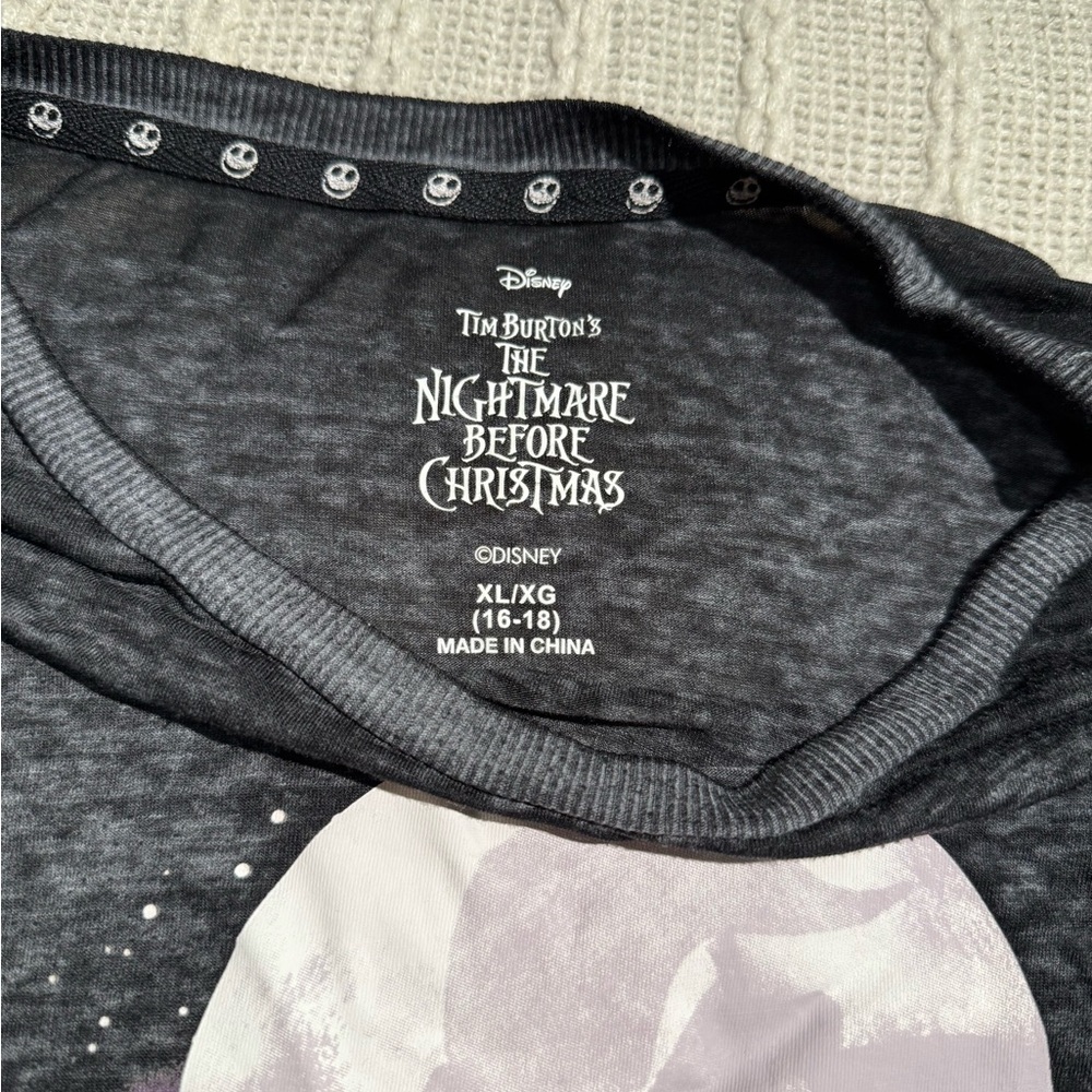 3/$15 - Disney Charcoal Nightmare Before Christmas Tee - Size XL - Picture 6 of 11